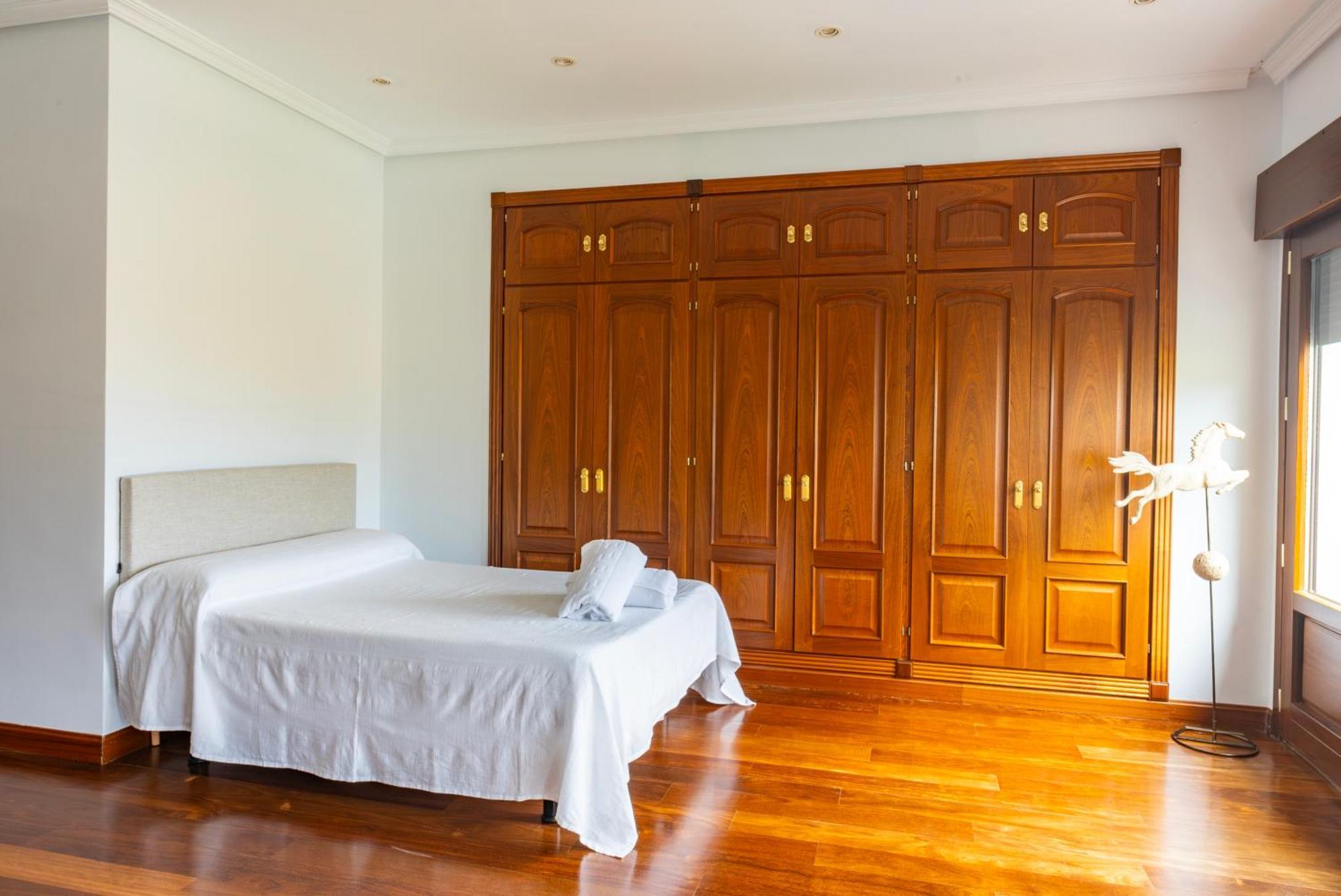埃尔蒂恩夫洛Mansion Con Jacuzzi A 40 Grados, Gran Piscina Y Padel别墅 外观 照片