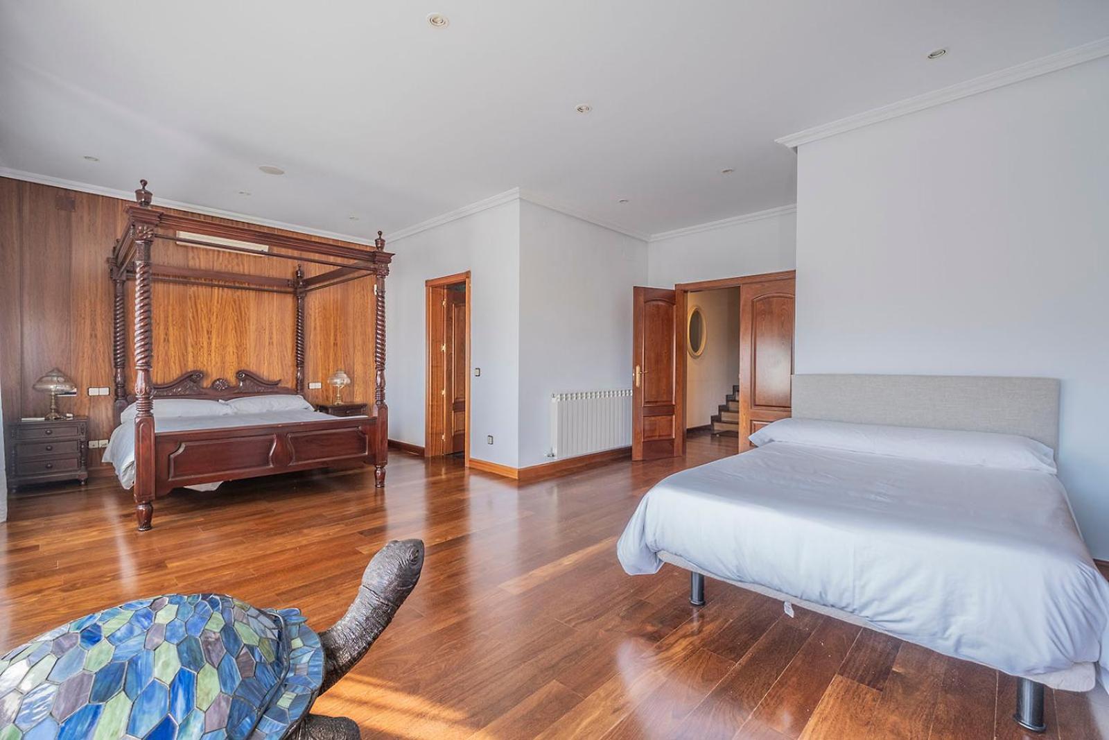 埃尔蒂恩夫洛Mansion Con Jacuzzi A 40 Grados, Gran Piscina Y Padel别墅 外观 照片