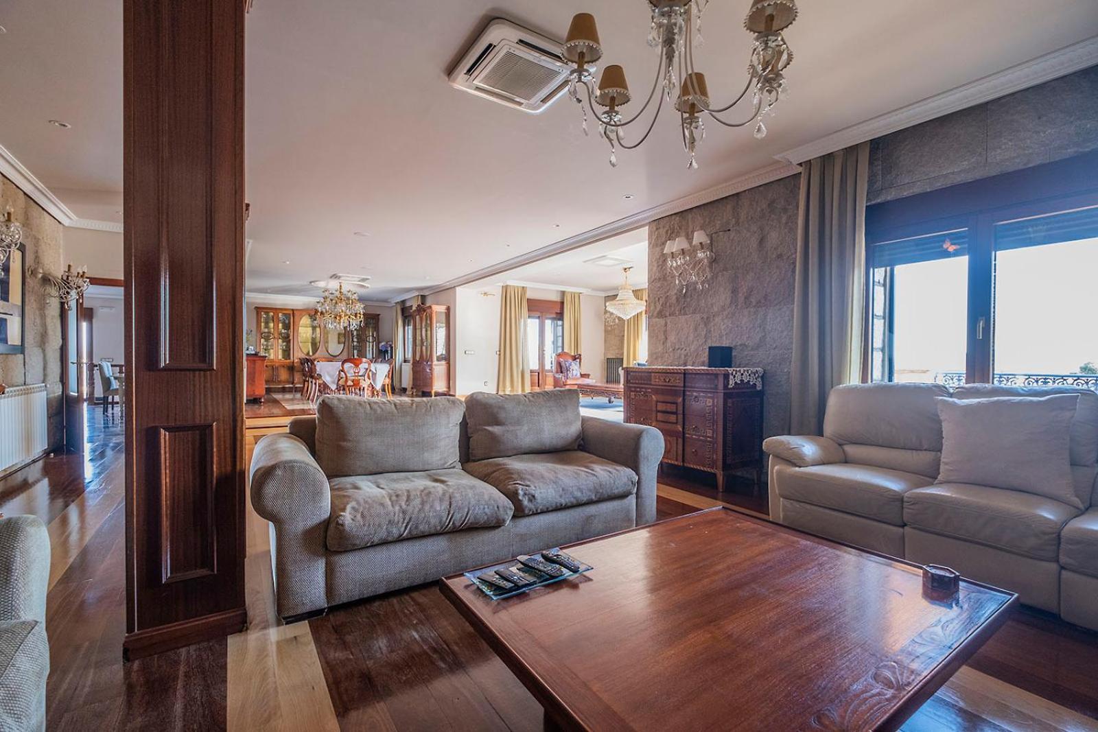 埃尔蒂恩夫洛Mansion Con Jacuzzi A 40 Grados, Gran Piscina Y Padel别墅 外观 照片